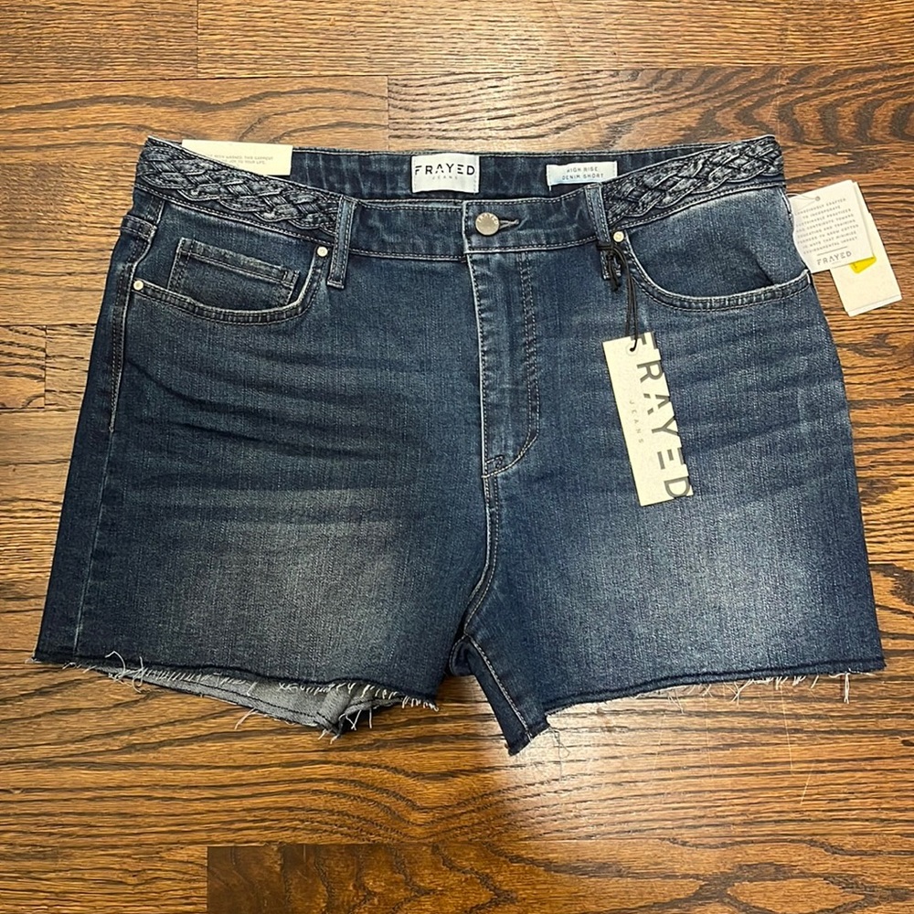 NWT - Size 31 Frayed dark denim shorts